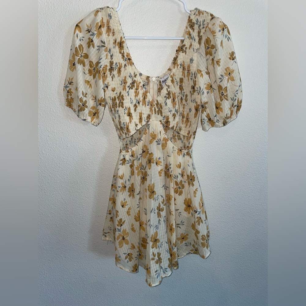 Princess Polly/ Floral Mini Dress!